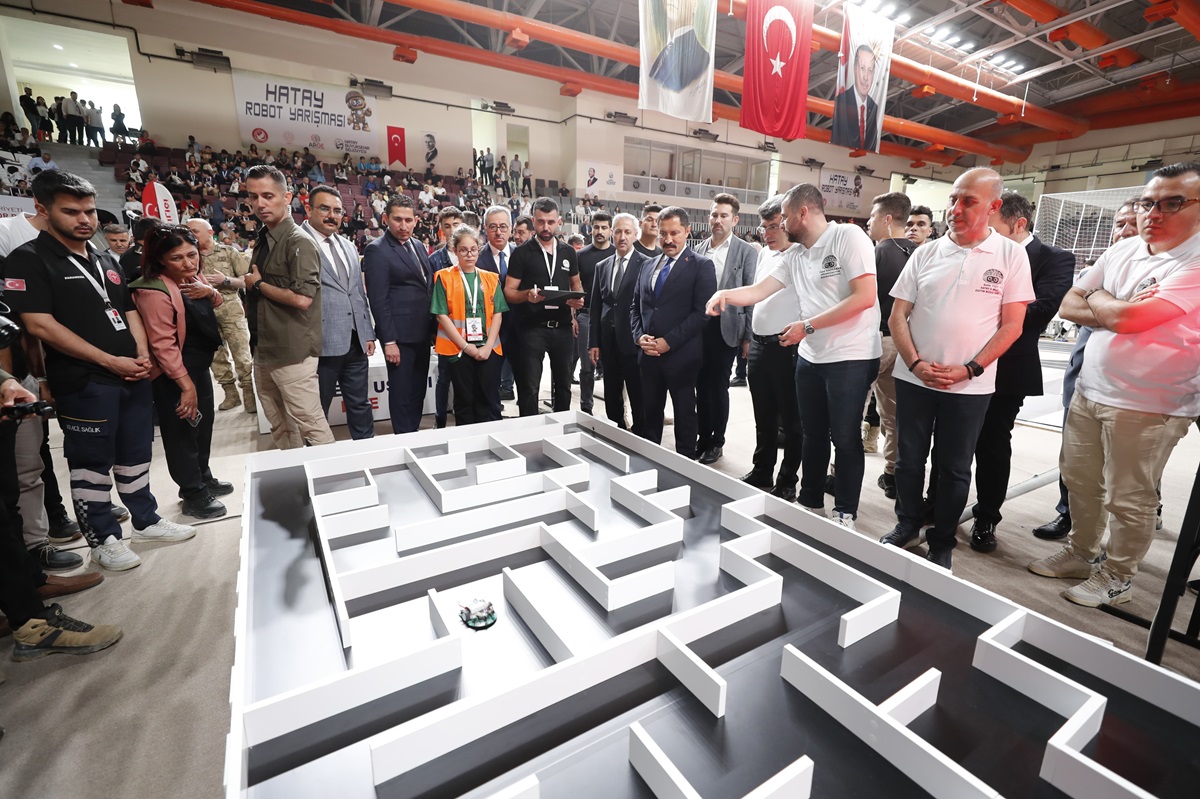 Hatay’da Valilik Koordinesinde Yürütülen Hataybot Robot Yarışması düzenlendi