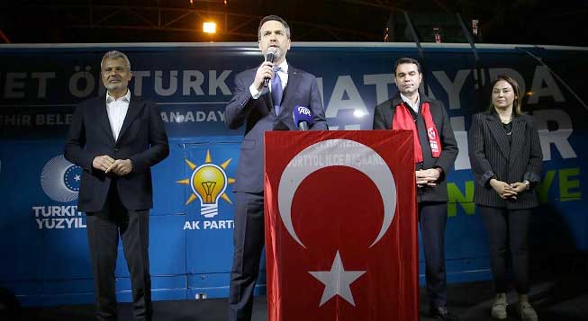 Enerji Bakanı Bayraktar, Dörtyol Belediye Başkan Adayı Ömer Oğuz Uçar’ın Verdiği İftar Programına Katıldı 