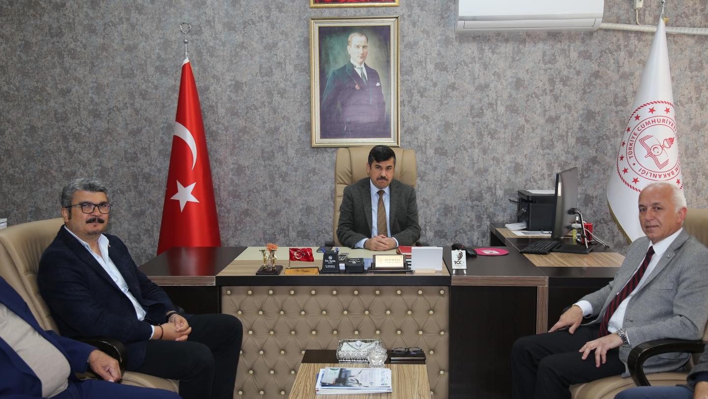 CHP İskenderun Belediye Başkan Adayı Duduoğlu  “Çocuklarımızın ve gençlerimizin elinden yüreğinden tutmak için geliyoruz”