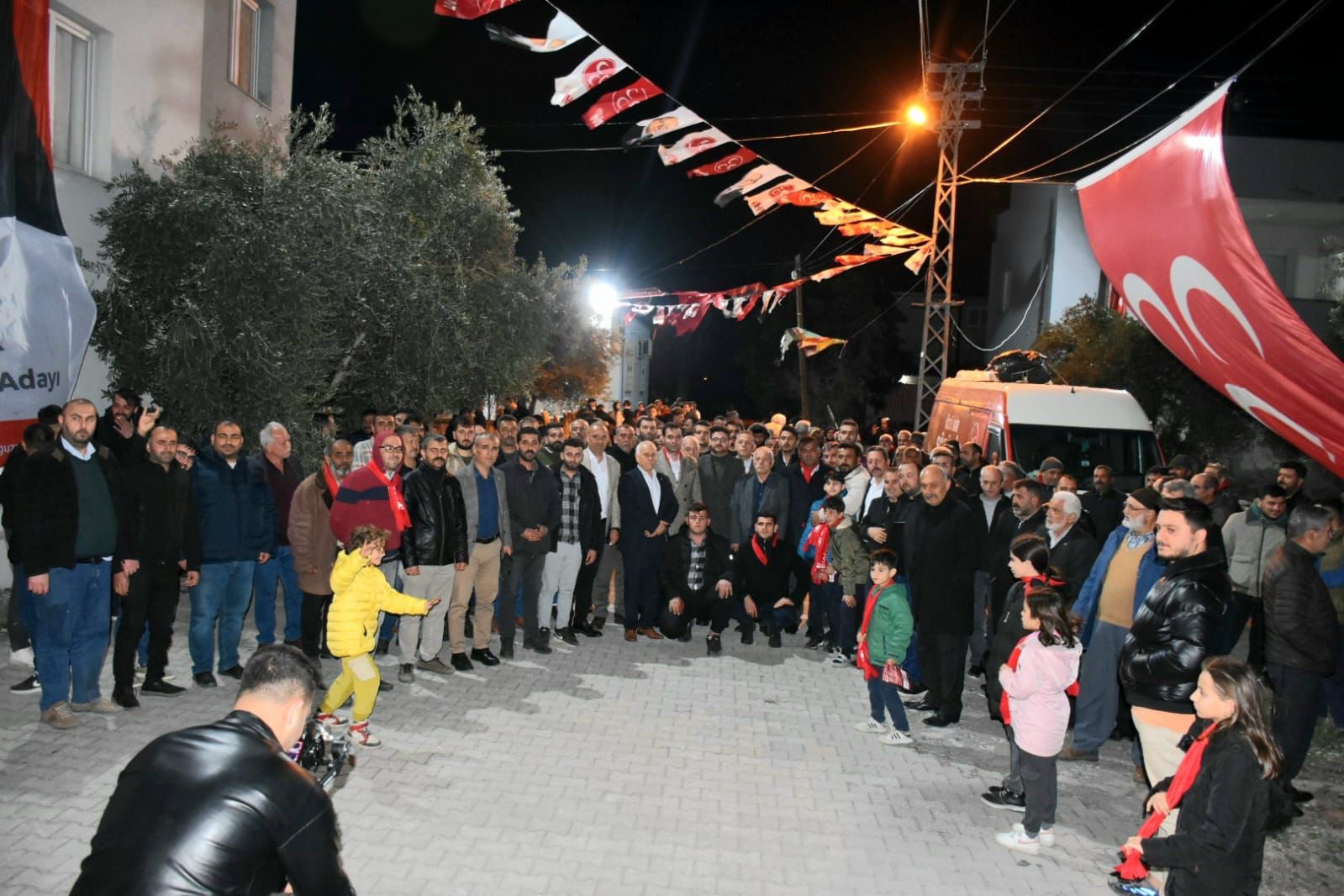 Cumhur İttifakı Dörtyol Belediye Başkan Adayı Uçar, Altınçağ’da Sevgiyle Karşılandı