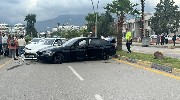 Dörtyol’da Trafik kazası 5 yaralı