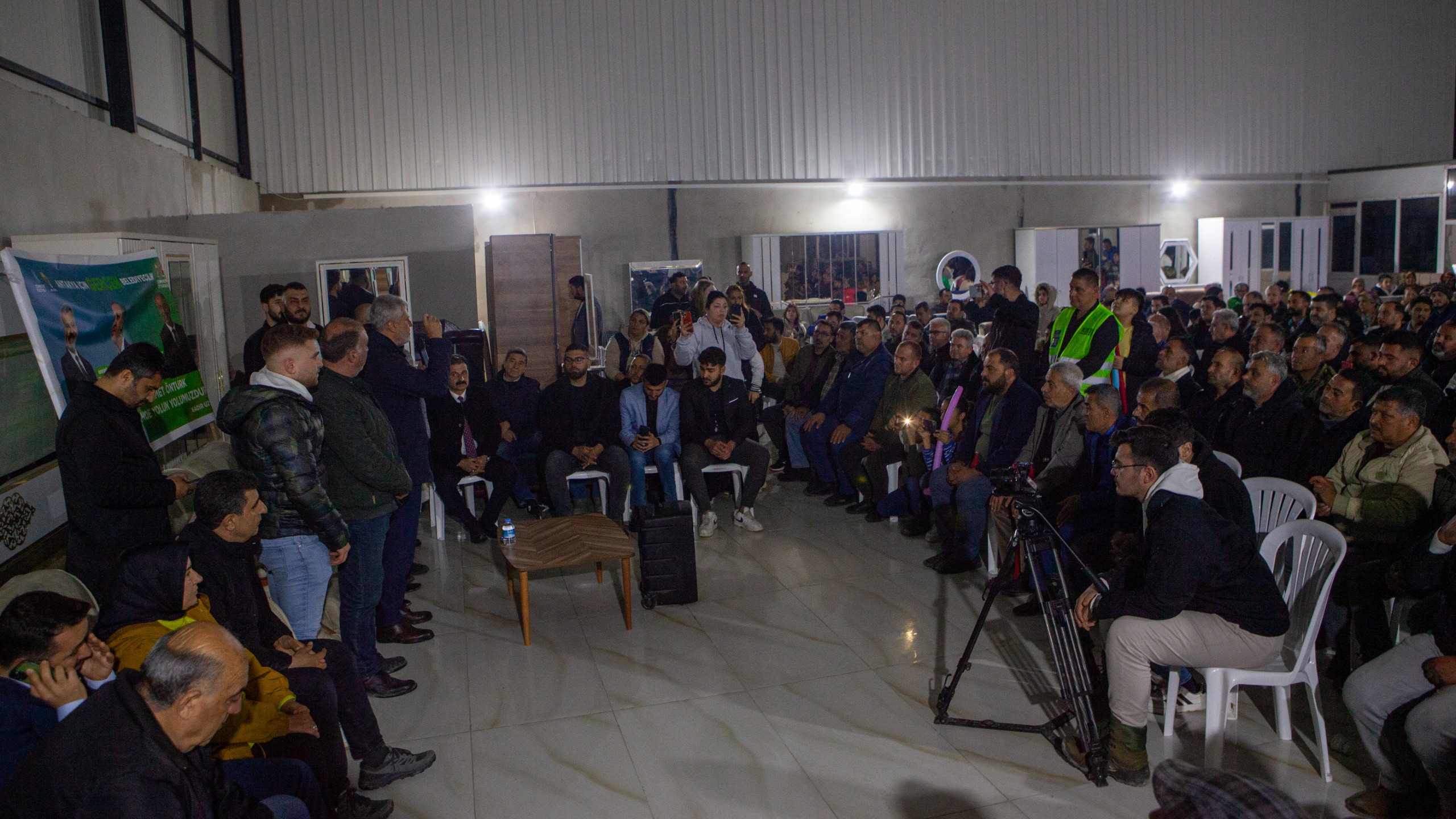 ÖNTÜRK “HATAY’I EL BİRLİĞİYLE AYAĞA KALDIRALIM”